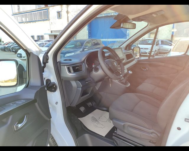 RENAULT Trafic usata 17