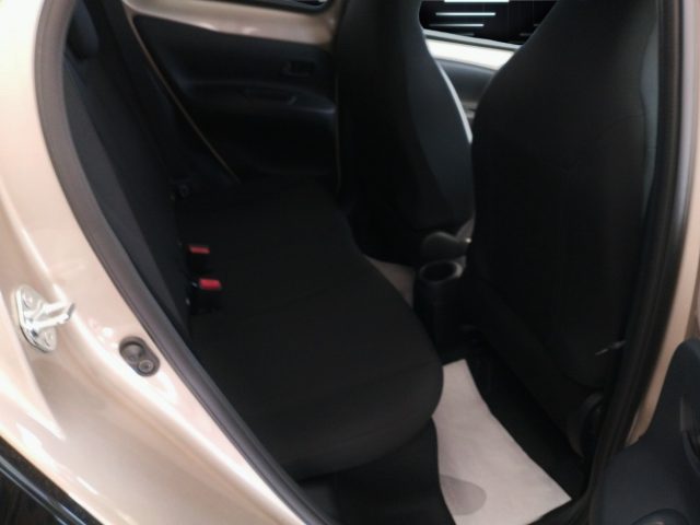 TOYOTA Aygo X usata 17