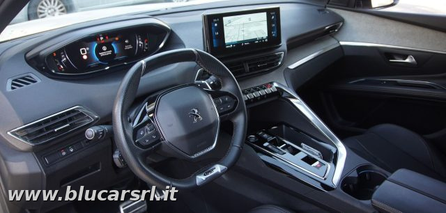 PEUGEOT 5008 usata, con Cerchi in lega