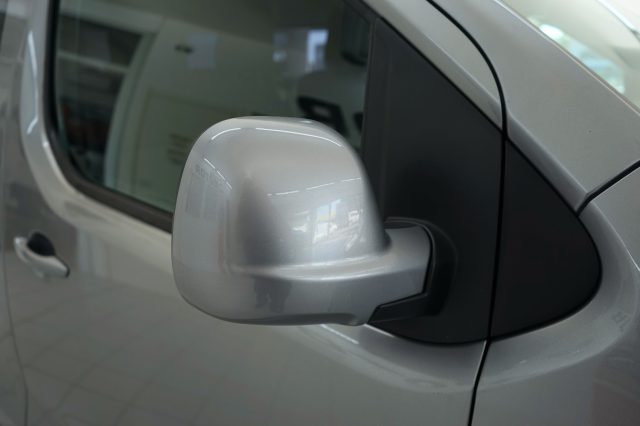 OPEL Vivaro usata, con Sensori di parcheggio posteriori