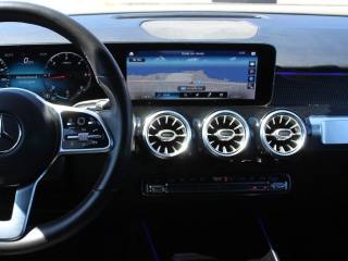 MERCEDES-BENZ GLB 200 usata, con Sistema di navigazione