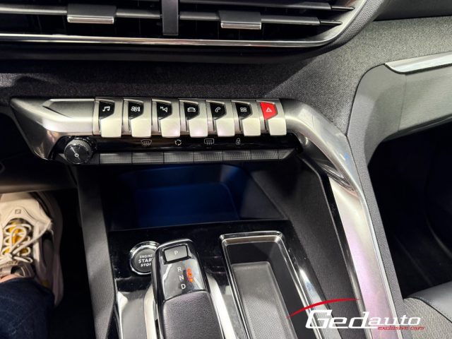 PEUGEOT 3008 usata, con Park Distance Control