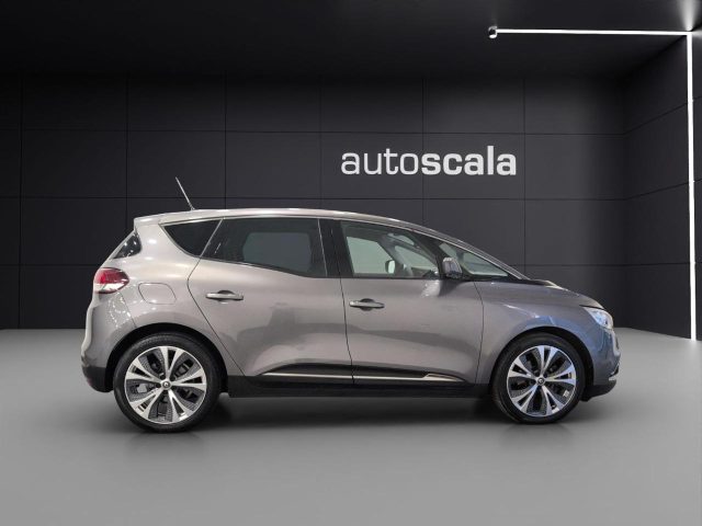 RENAULT Scenic usata, con Autoradio