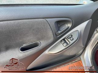 TOYOTA Yaris usata, con Specchietti laterali elettrici