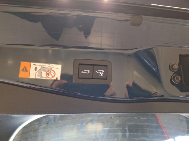 TOYOTA C-HR usata, con Lettore CD