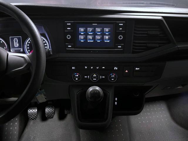 VOLKSWAGEN Caravelle usata, con USB