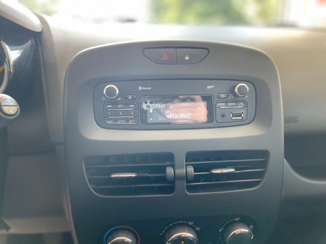 RENAULT Clio usata, con Sensori di parcheggio posteriori