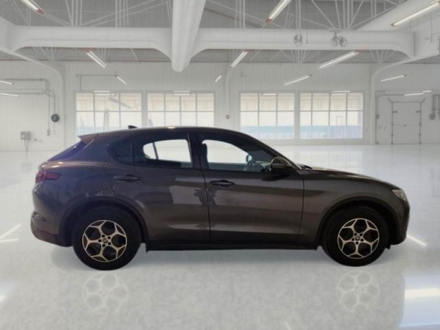 ALFA ROMEO Stelvio usata, con Autoradio