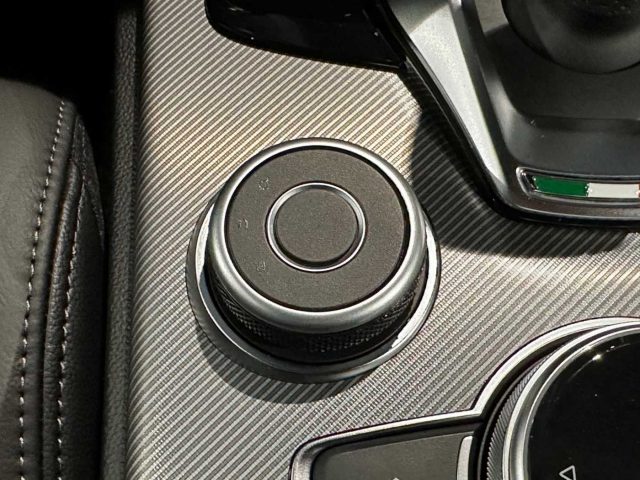 ALFA ROMEO Stelvio usata, con Specchietti laterali elettrici
