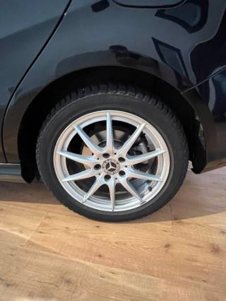 MERCEDES-BENZ B 180 usata, con Autoradio