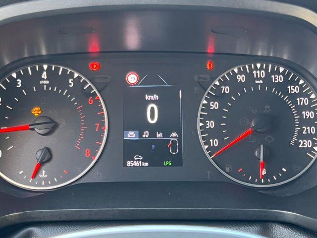 RENAULT Captur usata, con Volante in pelle