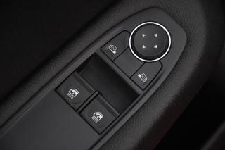 RENAULT Clio usata, con Volante in pelle