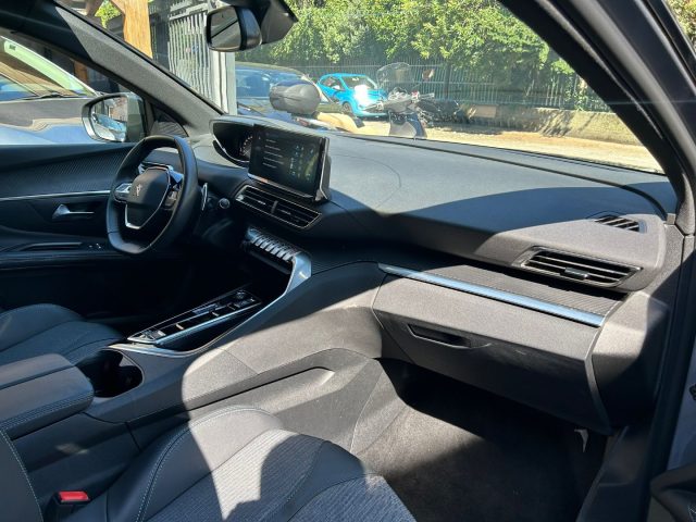 PEUGEOT 5008 usata, con Cerchi in lega