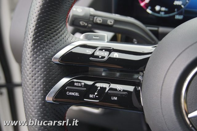 MERCEDES-BENZ GLA 200 usata, con Regolazione elettrica sedili