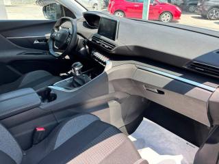 PEUGEOT 3008 usata, con USB