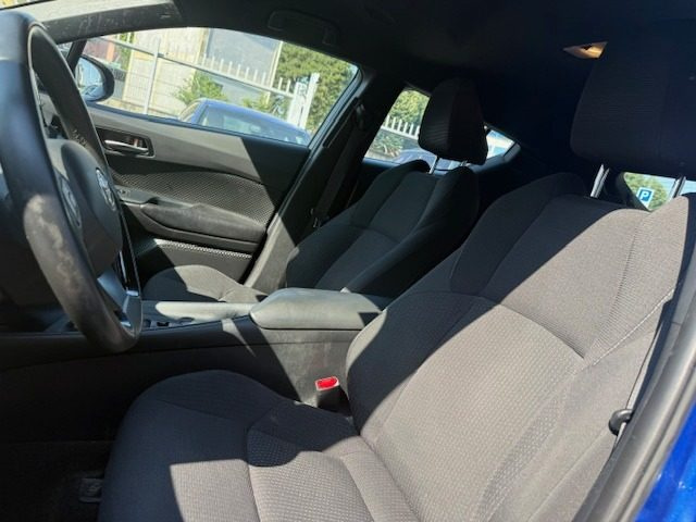 TOYOTA C-HR usata, con Climatizzatore
