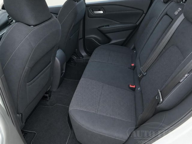 NISSAN Qashqai usata, con Controllo automatico clima