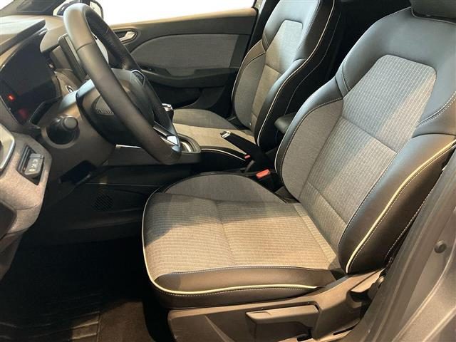 RENAULT Clio usata, con Controllo automatico clima