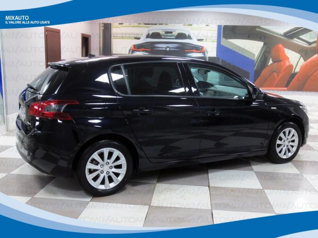 PEUGEOT 308 usata, con Airbag