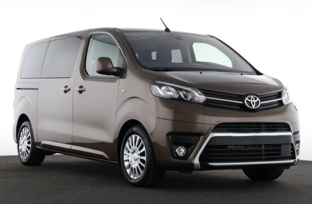 TOYOTA Proace Verso usata, con Airbag