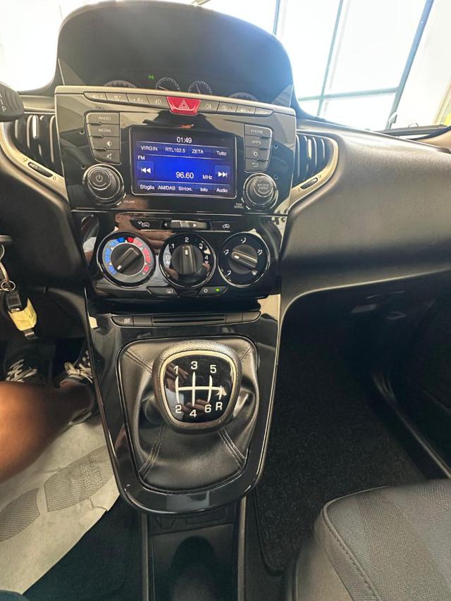 LANCIA Ypsilon usata, con Park Distance Control