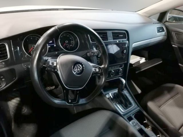 VOLKSWAGEN Golf Variant usata, con Autoradio