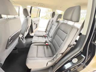 VOLKSWAGEN Touran usata, con USB