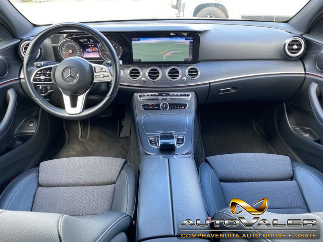 MERCEDES-BENZ E 200 usata, con Alzacristalli elettrici