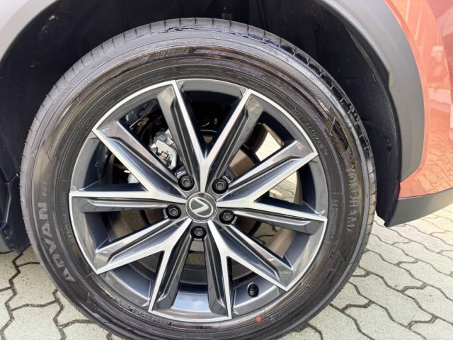 LEXUS LBX usata, con Cruise Control