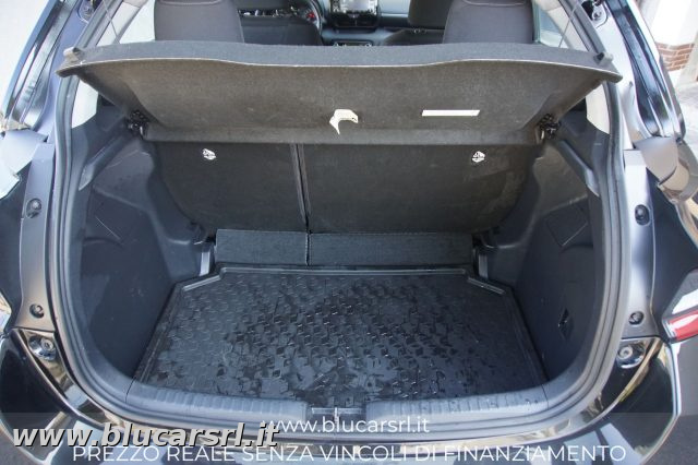 TOYOTA Yaris usata 12