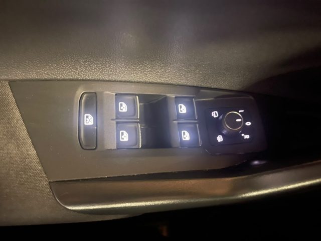 VOLKSWAGEN Taigo usata, con Bluetooth