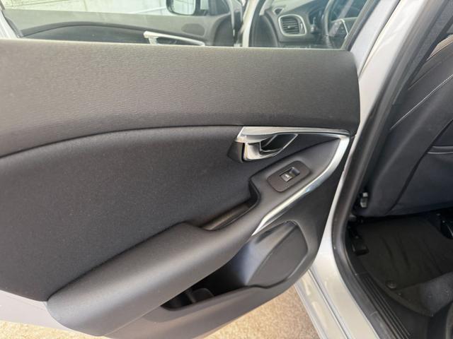 VOLVO V40 usata 19