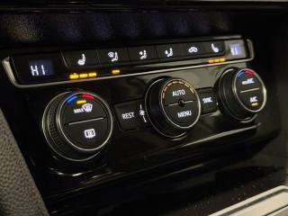 VOLKSWAGEN Passat usata, con Interni in pelle