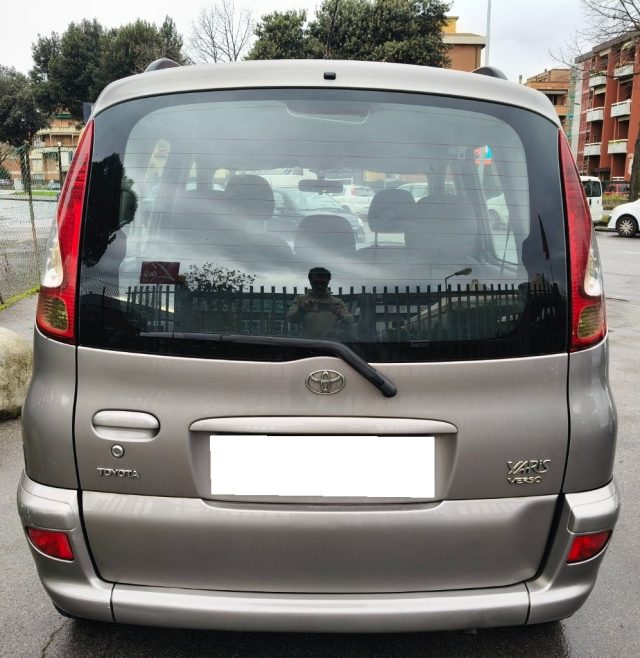 TOYOTA Yaris usata, con Alzacristalli elettrici