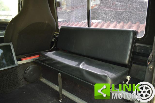 LAND ROVER Defender usata 9