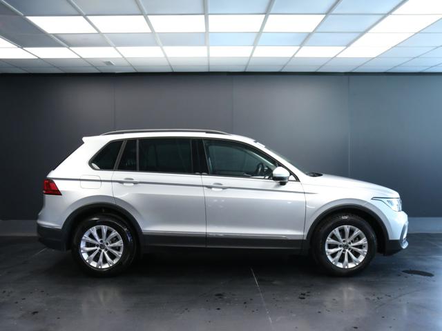 VOLKSWAGEN Tiguan usata, con Autoradio