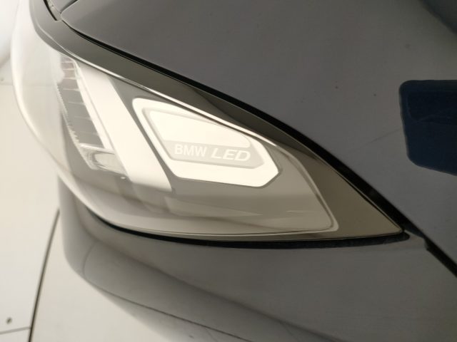 BMW 320 usata, con Fari LED