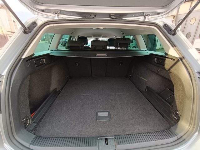 VOLKSWAGEN Passat Variant usata, con Controllo trazione