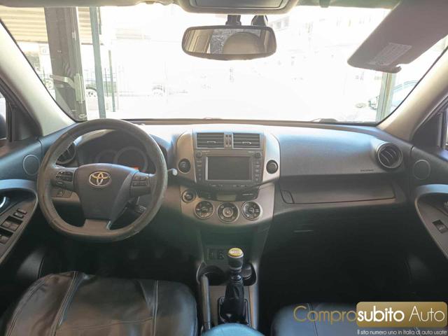 TOYOTA RAV 4 MY23 usata, con Autoradio