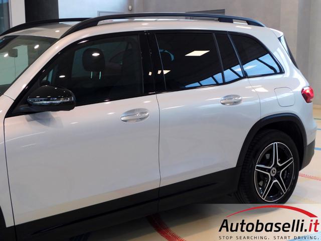 MERCEDES-BENZ GLB 200 usata, con Sistema di parcheggio automatico