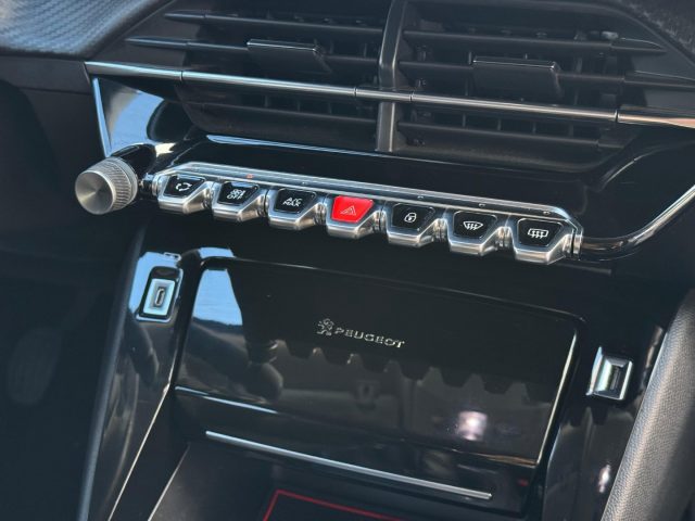 PEUGEOT 2008 usata, con Interni in pelle