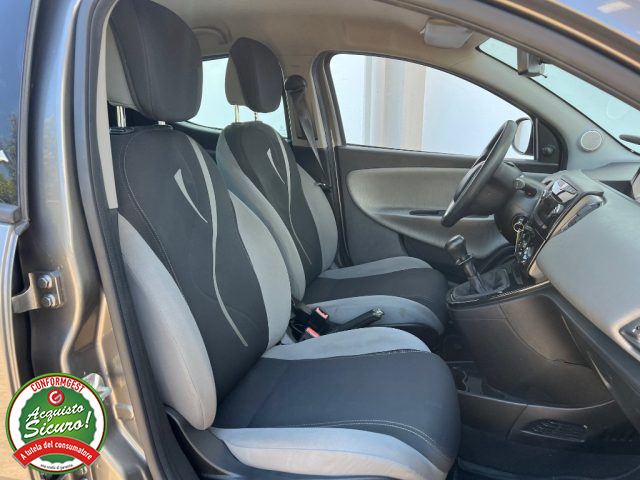 LANCIA Ypsilon usata, con Autoradio