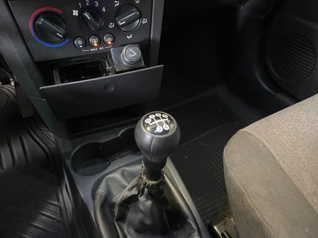 OPEL Meriva usata, con USB