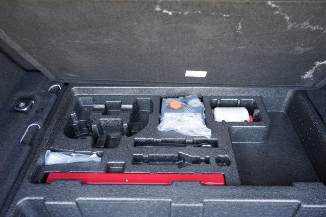 JAGUAR E-Pace usata, con Specchietti laterali elettrici