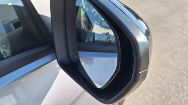 OPEL Grandland usata, con Autoradio digitale