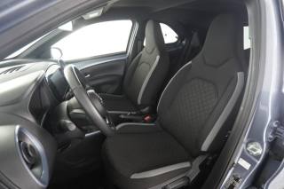 TOYOTA Aygo X usata 2