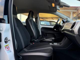 VOLKSWAGEN up! usata, con MP3