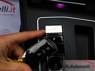 VOLKSWAGEN Golf usata, con Airbag testa