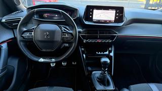 PEUGEOT 2008 usata, con Volante in pelle