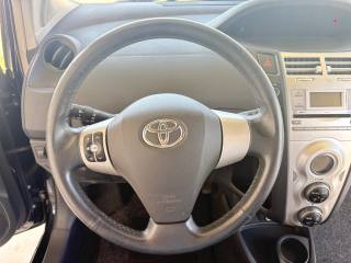 TOYOTA Yaris usata, con Lettore CD